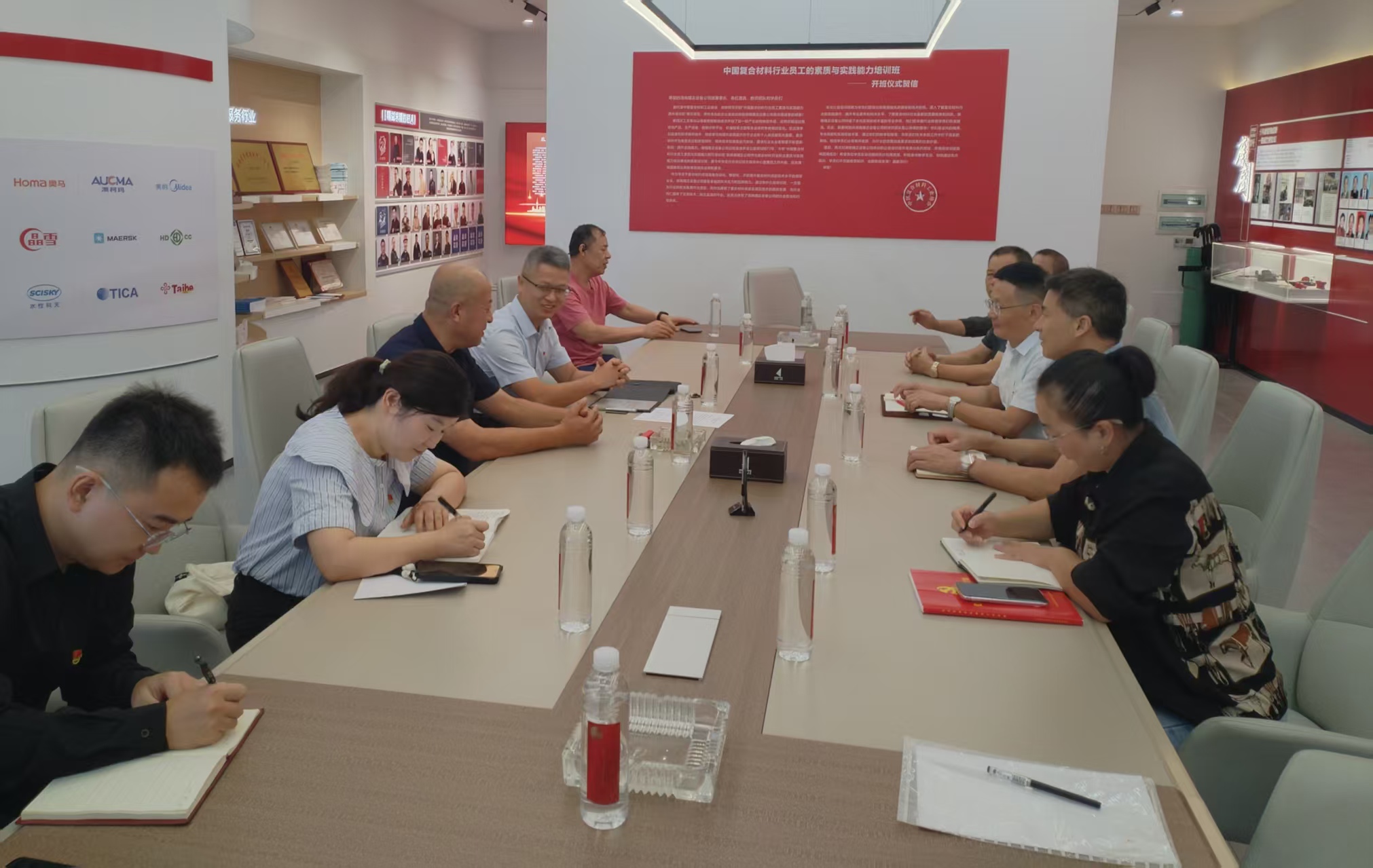 雨湖区广场街道党委书记一行来公司调研